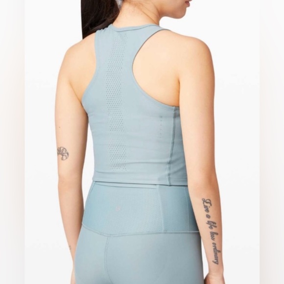 NWT Lululemon Zoned In Tank in Blue Cast, Ventilated Size 4 - Picture 4 of 10
